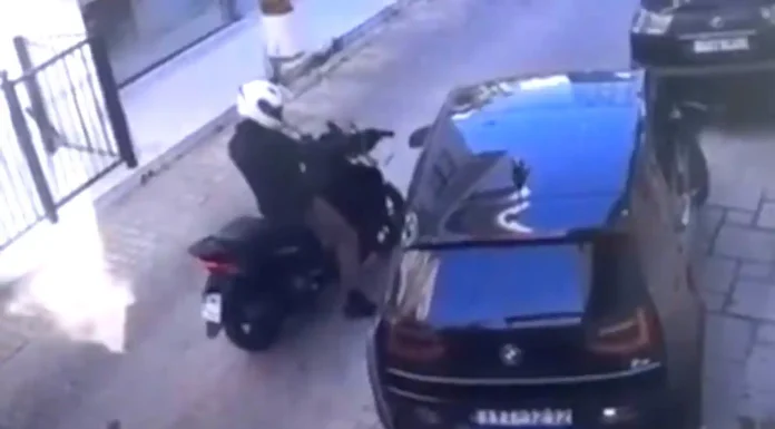 Η στιγμή της δολοφονίας του τοπογράφου στο Ψυχικό Βίντεο-ντοκουμέντο Η στιγμή της δολοφονίας του τοπογράφου στο Ψυχικό Βίντεο-ντοκουμέντο