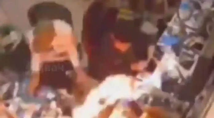 Νέες εκρήξεις βομβητών στον Λίβανο – Ανατινάζονται μόνα τους φωτοβολταϊκά & smartphones σε όλη την χώρα (βίντεο) Νέες εκρήξεις βομβητών στον Λίβανο – Ανατινάζονται μόνα τους φωτοβολταϊκά & smartphones σε όλη την χώρα (βίντεο)