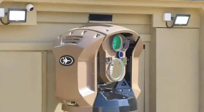 Iron Beam: Το «υπερόπλο» του Ισραήλ που εκτοξεύει ισχυρές ακτίνες φωτός laser (φωτο-βίντεο) Iron Beam: Το «υπερόπλο» του Ισραήλ που εκτοξεύει ισχυρές ακτίνες φωτός laser (φωτο-βίντεο)