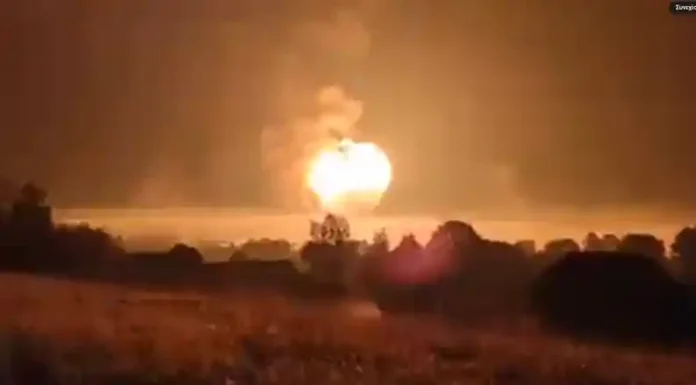 Οι Oυκρανοί ανατίναξαν μία από τις μεγαλύτερες αποθήκες πυρομαχικών στην Ρωσία! (βίντεο) Οι Oυκρανοί ανατίναξαν μία από τις μεγαλύτερες αποθήκες πυρομαχικών στην Ρωσία! (βίντεο)