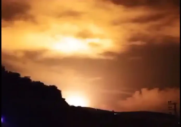 Χτύπημα του Ισραήλ στον Λίβανο με πανίσχυρη βόμβα – Η νύχτα έγινε μέρα - σαν πυρηνικό μανιτάρι (βίντεο) Χτύπημα του Ισραήλ στον Λίβανο με πανίσχυρη βόμβα – Η νύχτα έγινε μέρα - σαν πυρηνικό μανιτάρι (βίντεο)