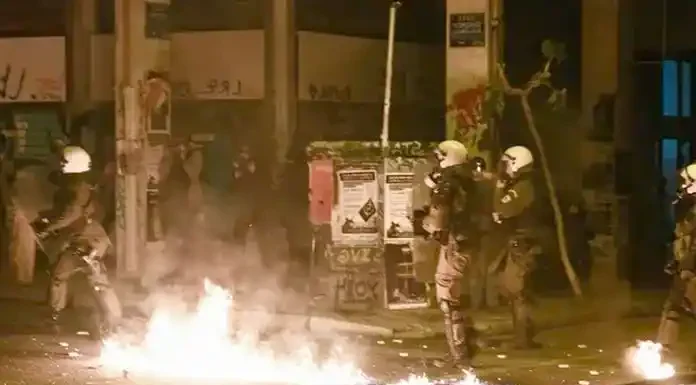 Εξέγερση κατά της έννομης τάξης στον Άγιο Παντελεήμονα από αλλοδαπούς – Υποδαυλίζουν την βία ακροαριστερές οργανώσεις Εξέγερση κατά της έννομης τάξης στον Άγιο Παντελεήμονα από αλλοδαπούς – Υποδαυλίζουν την βία ακροαριστερές οργανώσεις