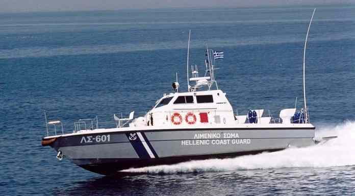 Σύμη: Εισαγγελέας διέταξε τη σύλληψη του λιμενικού που πυροβόλησε κατά λαθροδιακινητή που τους εμβόλισε Σύμη: Εισαγγελέας διέταξε τη σύλληψη του λιμενικού που πυροβόλησε κατά λαθροδιακινητή που τους εμβόλισε Παρά το ότι επιχείρησαν να βυθίσουν το σκάφος του λιμενικού