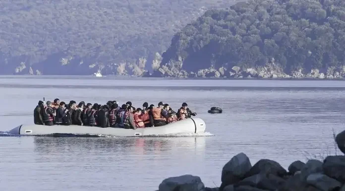 Γαύδος: Δύο συλλήψεις ανδρών για την καραβιά 38 λάθρο μεταναστών που εντοπίστηκε το πρωί της Πέμπτης Γαύδος:Δύο συλλήψεις για την καραβιά μεταναστών που εντοπίστηκε το πρωί της Πέμπτης