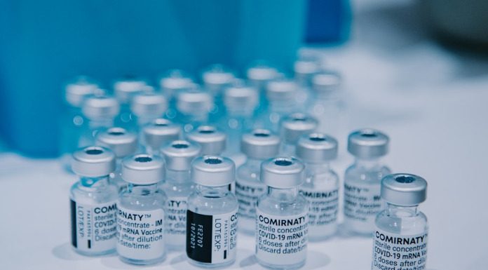 Να τεθούν υπό στενή ιατρική παρακολούθηση όσοι έκαναν εμβόλια Covid-19 ζητούν πλέον οι επιστήμονες Να τεθούν υπό στενή ιατρική παρακολούθηση όσοι έκαναν εμβόλια Covid-19 ζητούν πλέον οι επιστήμονες