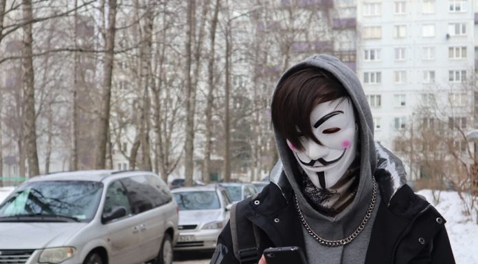 Γ.Φλωρίδης: 13χρονος Έλληνας χάκερ “έσπασε” τους κωδικούς και μπήκε σε όλα τα υπουργεία – Τον προσέγγισαν Ισραηλινοι 13χρονος Έλληνας χάκερ “έσπασε” τους κωδικούς και μπήκε σε όλα τα υπουργεία – Τον προσέγγισαν Ισραηλινοί