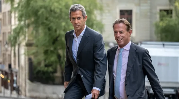 Συνελήφθη «ο βασιλιάς των διαμαντιών» Μπένι Στάινμετζ στο «Ελ.Βενιζέλος» για συμμετοχή σε εγκληματική οργάνωση Συνελήφθη «ο βασιλιάς των διαμαντιών» Μπένι Στάινμετζ στο «Ελ.Βενιζέλος» για συμμετοχή σε εγκληματική οργάνωση