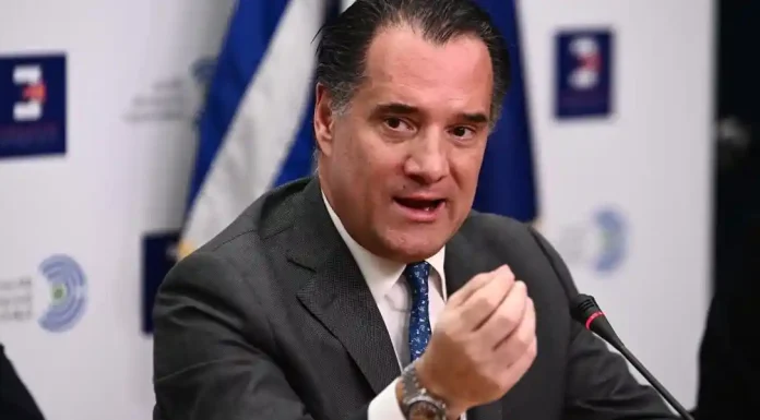 Δολοφόνε φώναζε το πλήθος στον υπουργό Υγείας Α.Γεωργιάδη για τα πανάκριβα φάρμακα & την εγκατάλειψη της υγείας Δολοφόνε φώναζε το πλήθος στον υπουργό Υγείας Α.Γεωργιάδη για τα πανάκριβα φάρμακα & την εγκατάλειψη της υγείας