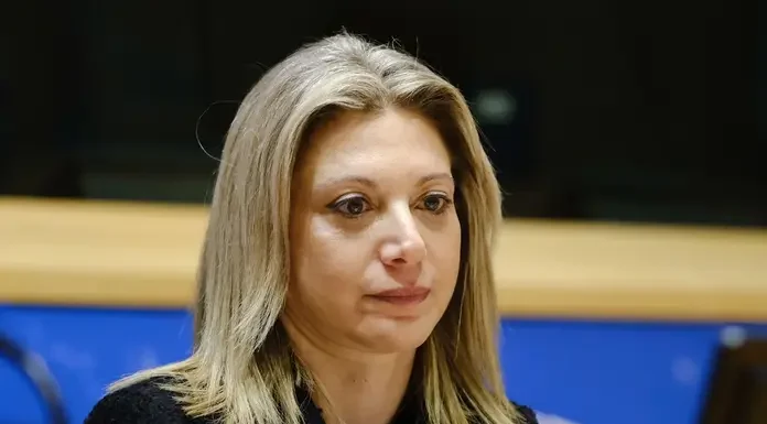 M.Kαρυστιανού: «Η κυβέρνηση Μητσοτάκη χειραγωγεί το Ευρωκοινοβούλιο για να αποφύγει την τιμωρία για το έγκλημα των Τεμπών» M.Kαρυστιανού: «Η κυβέρνηση Μητσοτάκη χειραγωγεί το Ευρωκοινοβούλιο για να αποφύγει την τιμωρία για το έγκλημα των Τεμπών»