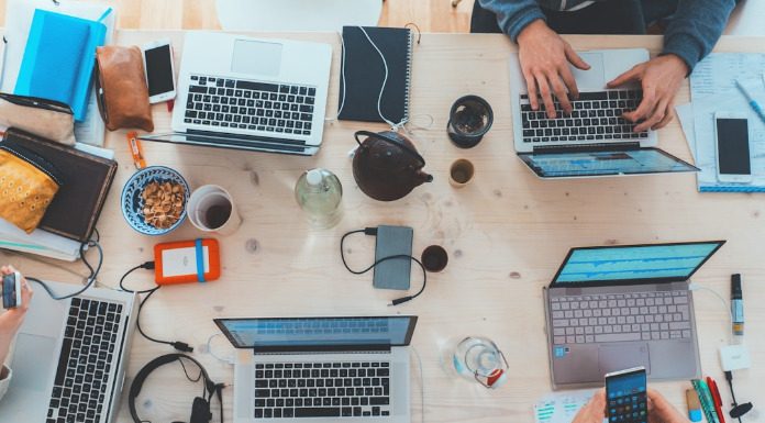 Ευρεία παρακολούθηση όλων των συνομιλιών στο διαδίκτυο από την Ευρωπαϊκή Ένωση Ευρεία παρακολούθηση όλων των συνομιλιών στο διαδίκτυο από την Ευρωπαϊκή Ένωση