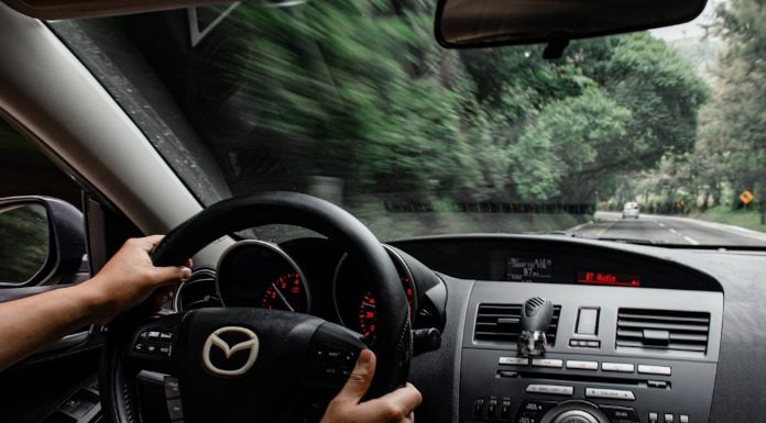 Πινακίδα «Μ»: σε ποιες περιπτώσεις χορηγείται – Ποιοι οδηγοί μπορούν να τη χρησιμοποιήσουν Πινακίδα «Μ»: σε ποιες περιπτώσεις χορηγείται - Ποιοι οδηγοί μπορούν να τη χρησιμοποιήσουν