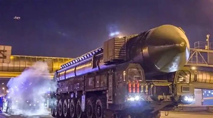 ΕΚΤΑΚΤΟ: Η Ρωσία έθεσε σε επιχειρησιακή ετοιμότητα κινητά συστήματα στρατηγικών πυρηνικών βλημάτων RS-24 Yars (ΒΙΝΤΕΟ) ΕΚΤΑΚΤΟ: Η Ρωσία έθεσε σε επιχειρησιακή ετοιμότητα κινητά συστήματα στρατηγικών πυρηνικών βλημάτων RS-24 Yars (ΒΙΝΤΕΟ)