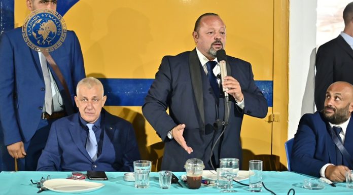 Αρτέμης Σώρρας – Αν υπήρχε νόηση δεν θα μπορούσε να διαιρεθεί το κοινωνικό σύνολο