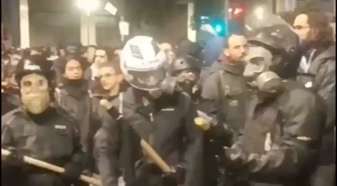 Στρατιωτική η οργάνωση των ομάδων επίθεσης του ΚΚΕ που αυτοχαρακτηρίζονται «ομάδες περιφρούρησης» Στρατιωτική η οργάνωση των ομάδων επίθεσης του ΚΚΕ που αυτοχαρακτηρίζονται «ομάδες περιφρούρησης»