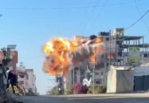 Ισραηλινά τανκς κυκλφορούν στο κεντρικό στρατόπεδο της Γάζας, οι γιατροί λένε ότι 30 σκοτώθηκαν -Γενοκτονία Ισραηλινά τανκς υποχωρούν από το κεντρικό στρατόπεδο της Γάζας, οι γιατροί λένε ότι 30 σκοτώθηκαν