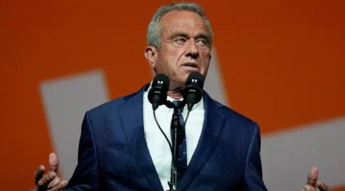 Η επιρροή του Robert Kennedy Jr στον Donald Trump προκαλεί ανησυχία στη μαφία της φαρμακοβιομηχανίας! Η επιρροή του Robert Kennedy Jr στον Donald Trump προκαλεί ανησυχία στη μαφία της φαρμακοβιομηχανίας!