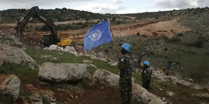 Λίβανος: Οι Ισραηλινοί με οβίδα έπληξαν και το αρχηγείο της UNIFIL (ΟΗΕ) στον Δυτικό Τομέα