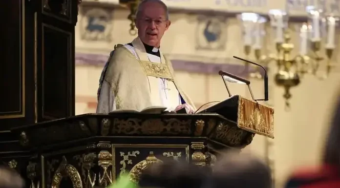 Βρετανία: Παραιτήθηκε ο Αρχιεπίσκοπος του Καντέρμπουρι για το σκάνδαλο συγκάλυψης κακοποίησης παιδιών Βρετανία: Παραιτήθηκε ο Αρχιεπίσκοπος του Καντέρμπουρι για το σκάνδαλο συγκάλυψης κακοποίησης παιδιών