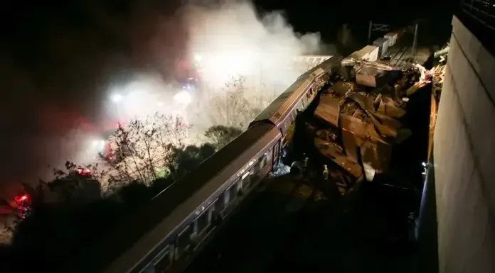 Τέμπη: Πολιτικοί και υπηρεσιακοί παράγοντες αλληλοδιαψεύδονται και αλλάζουν αφήγημα κατά πώς τους συμφέρει Έγκλημα στα Τέμπη: Το Υπουργείο Μεταφορών φέρεται να γνώριζε από το 2021 τα προβλήματα στον σιδηρόδρομο!