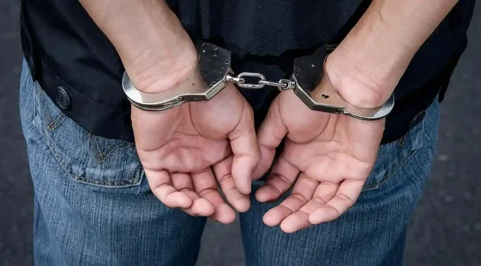 Ρόδος: Συνελήφθη πράκτορας της Μοσάντ πρώην βουλευτής στη Ρουμανία- Το Βουκουρέστι ζητά την έκδοσή του Ρόδος: Συνελήφθη πράκτορας της Μοσάντ με δράση στη Ρουμανία- Το Βουκουρέστι ζητά την έκδοσή του