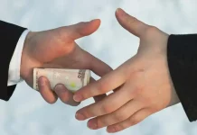 Έτσι δρούσε το κύκλωμα πολεοδόμων στη Χαλκιδική: Τα «γρηγορόσημα», οι παράνομες εγκρίσεις και το 1 εκατ. ευρώ Έτσι δρούσε το κύκλωμα πολεοδόμων στη Χαλκιδική: Τα «γρηγορόσημα», οι παράνομες εγκρίσεις και το 1 εκατ. ευρώ