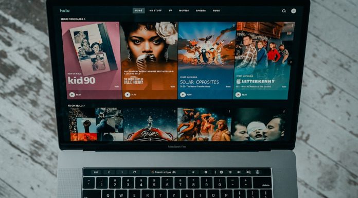 Η βιομηχανία των ΜΜΕ έχει εξελιχθεί σε σύστημα που διαμορφώνει πεποιθήσεις και έχει αναδείξει την ψευδολογία ως επιστημονικό πεδίο Η βιομηχανία των μέσων ενημέρωσης έχει εξελιχθεί σε σύστημα που διαμορφώνει πεποιθήσεις και έχει αναδείξει την ψευδολογία ως επιστημονικό πεδίο