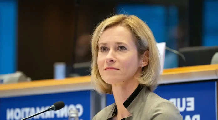 ΟΙ ΝΑΖΙ ΣΤΗΝ ΕΕ: Κάγια Κάλλας: «Να κόψουμε τη Ρωσία σε μικρότερα κομματάκια για να μην είναι επικίνδυνη»! ΟΙ ΝΑΖΙ ΣΤΗΝ ΕΕ: Κάγια Κάλλας: «Να κόψουμε τη Ρωσία σε μικρότερα κομματάκια για να μην είναι επικίνδυνη»!