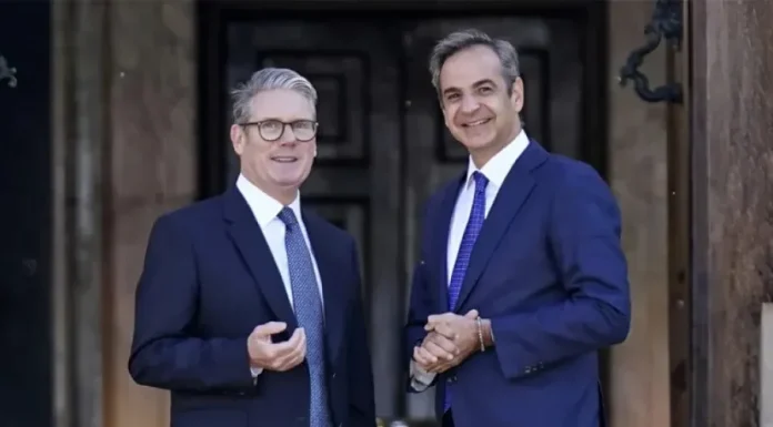 Κάντο όπως η Νέα Δημοκρατία: Το Ην. Βασίλειο χρησιμοποίησε την πλειοψηφία στη βουλή, για να αποτρέψει μια εθνική έρευνα για τις συμμορίες Πακιστανών βιαστών, με 364 ψήφους υπέρ και 111 κατά Κάντο όπως η Νέα Δημοκρατία: Η Αγγλία χρησιμοποίησε την πλειοψηφία στη βουλή για να αποτρέψει μια εθνική έρευνα για τις συμμορίες Πακιστανών βιαστών με 364 ψήφους υπέρ και 111 κατά