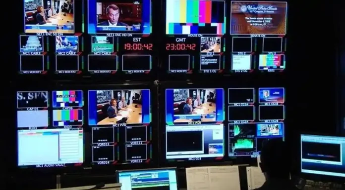 Φτάνει πια με τους άσχετους «αναλυτές» που βγαίνουν στα κανάλια και λένε ψέματα Φτάνει πια με τους άσχετους «αναλυτές» που βγαίνουν στα κανάλια και λένε ψέματα