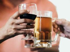 Έρευνα: Ακόμα και η κατανάλωση ενός αλκοολούχου ποτού την εβδομάδα αυξάνει τον κίνδυνο εμφάνισης περίπου 19 παθήσεων