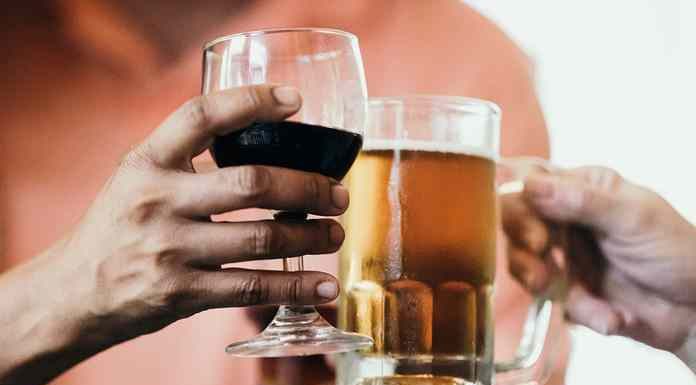 Έρευνα: Ακόμα και η κατανάλωση ενός αλκοολούχου ποτού την εβδομάδα αυξάνει τον κίνδυνο εμφάνισης περίπου 19 παθήσεων Έρευνα: Ακόμα και η κατανάλωση ενός αλκοολούχου ποτού την εβδομάδα αυξάνει τον κίνδυνο εμφάνισης περίπου 19 παθήσεων