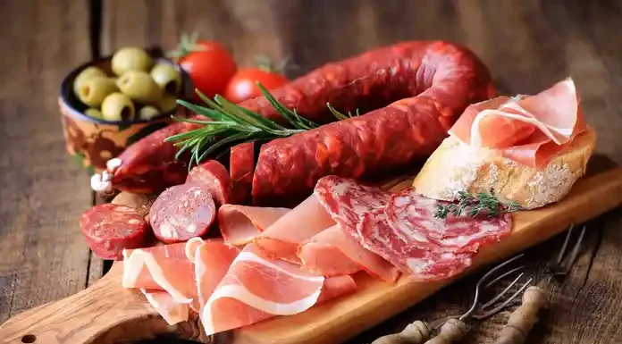 Η κατανάλωση επεξεργασμένου κόκκινου κρέατος αυξάνει τον κίνδυνο άνοιας και γνωστικής έκπτωσης Η κατανάλωση επεξεργασμένου κόκκινου κρέατος αυξάνει τον κίνδυνο άνοιας και γνωστικής έκπτωσης