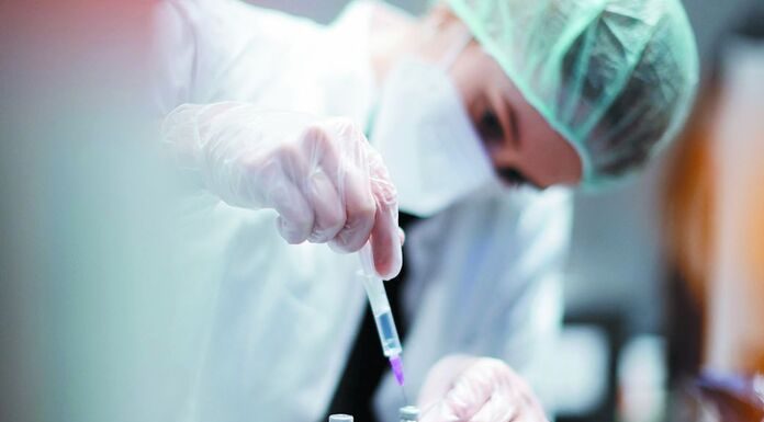 Φαρμακευτικός κολοσσός αντιμέτωπος με κατηγορίες για σοβαρές παρενέργειες αντικαρκινικού εμβολίου Φαρμακευτικός κολοσσός αντιμέτωπος με κατηγορίες για σοβαρές παρενέργειες αντικαρκινικού εμβολίου