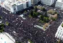 Τέμπη ΔΕΝ ΕΧΩ ΟΞΥΓΟΝΟ: Βούλιαξε το Σύνταγμα από κόσμο – Μεγάλα πλήθη διαδήλωσαν σε όλη την Ελλάδα (φωτό – βίντεο Τέμπη ΔΕΝ ΕΧΩ ΟΞΥΓΟΝΟ: Βούλιαξε το Σύνταγμα από κόσμο – Μεγάλα πλήθη διαδήλωσαν σε όλη την Ελλάδα (φωτό – βίντεο