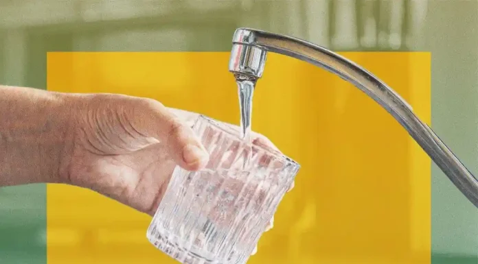 Πώς να αφαιρέσετε το φθόριο από το νερό σας στο σπίτι Πώς να αφαιρέσετε το φθόριο από το νερό σας στο σπίτι