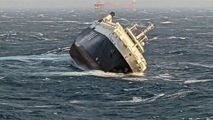 Βρετανικό πλοίο με όπλα & μισθοφόρους κτυπήθηκε στην Οδησσό μετά τις επιθέσεις Κ.Στάρμερ σε Ν.Τραμπ και Β.Πούτιν