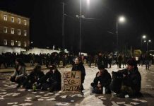 Τέμπη:Τα Διεθνή ΜΜΕ σχολιάζουν την πρόταση δυσπιστίας,και τα επεισόδια έξω από τη Βουλή – Τι μεταδίδουν… Τέμπη:Τα Διεθνή ΜΜΕ σχολιάζουν την πρόταση δυσπιστίας,και τα επεισόδια έξω από τη Βουλή – Τι μεταδίδουν...