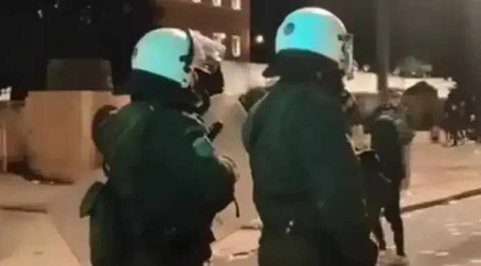 Συλλαλητήριο για τα Τέμπη: «100 ευρουλάκια θα πάρω σήμερα για μια ώρα μόνο από σένα» – Ο διάλογος ΜΑΤατζή με διαδηλωτή Συλλαλητήριο για τα Τέμπη: «100 ευρουλάκια θα πάρω σήμερα για μια ώρα μόνο από σένα» – Ο διάλογος ΜΑΤατζή με διαδηλωτή