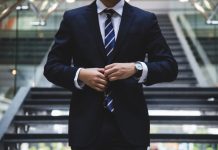 Δημόσιες υπηρεσίες σε χέρια ιδιωτών