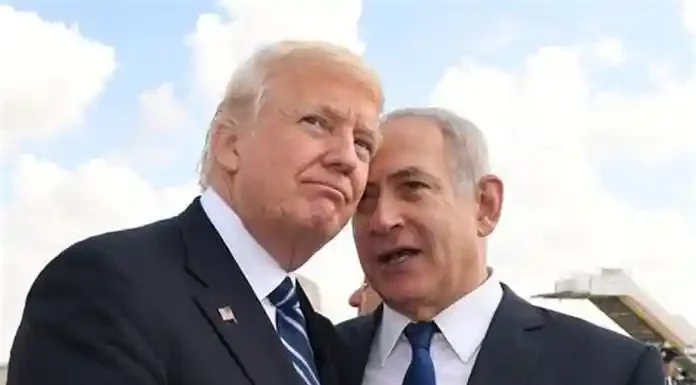 Ο Τραμπ δεν πρέπει να ακολουθήσει το παράδειγμα του Νετανιάχου αλλά τον υποστηρίζει σαν ρομπότ Ο Τραμπ δεν πρέπει να ακολουθήσει το παράδειγμα του Νετανιάχου αλλά τον υποστηρίζει σαν ρομπότ