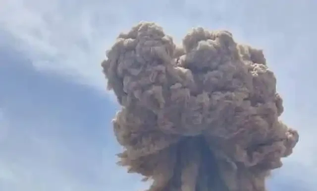 Ιράν: Τουλάχιστον 4 νεκροί και 516 τραυματίες από την έκρηξη στο λιμάνι της πόλης Μπαντάρ Αμπάς (βίντεο) Ιράν: Τουλάχιστον 4 νεκροί και 516 τραυματίες από την έκρηξη στο λιμάνι της πόλης Μπαντάρ Αμπάς (βίντεο)