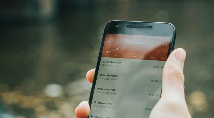 Δείτε πώς να εντοπίσετε και να διαγράψετε τα προσωπικά σας δεδομένα στο διαδίκτυο Δείτε πώς να εντοπίσετε και να διαγράψετε τα προσωπικά σας δεδομένα στο διαδίκτυο