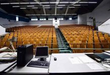 Καθηγητής ΑΕΙ δίδασκε για 18 χρόνια δίχως πτυχίο – Ηταν συγγενής Προέδρου του Ιδρύματος Καθηγητής ΑΕΙ δίδασκε για 18 χρόνια δίχως πτυχίο - Ηταν συγγενής Προέδρου του Ιδρύματος