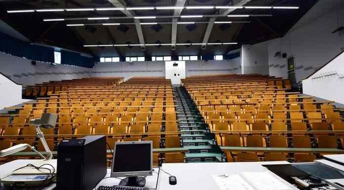 Καθηγητής ΑΕΙ δίδασκε για 18 χρόνια δίχως πτυχίο – Ηταν συγγενής Προέδρου του Ιδρύματος Καθηγητής ΑΕΙ δίδασκε για 18 χρόνια δίχως πτυχίο - Ηταν συγγενής Προέδρου του Ιδρύματος