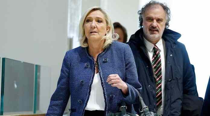 Λε Πεν: «Μας έκλεψαν τις βουλευτικές εκλογές – Δεν θα αφήσουμε να κλέψουν και τις προεδρικές» Λε Πεν: «Μας έκλεψαν τις βουλευτικές εκλογές – Δεν θα αφήσουμε να κλέψουν και τις προεδρικές»