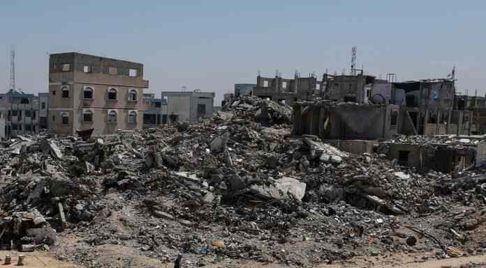 Γάζα: Ακόμη 16 άτομα σκοτώθηκαν από τον Ισραηλινό στρατό σε καταυλισμό στη Τζαμπάλια. Γάζα: Ακόμη 16 άτομα σκοτώθηκαν από τον Ισραηλινό στρατό σε καταυλισμό στη Τζαμπάλια.