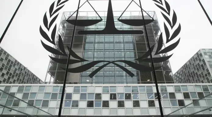 Το Διεθνθές Ποινικό Δικαστήριο θα πρέπει να διαλυθεί και να ξαναδημιουργηθεί βάσει εντελώς διαφορετικών αρχών Το Διεθνθές Ποινικό Δικαστήριο θα πρέπει να διαλυθεί και να ξαναδημιουργηθεί βάσει εντελώς διαφορετικών αρχών!!!