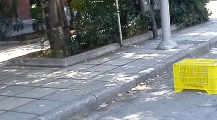 Πάρκινγκ:Τέλος το «τρικ» με γλάστρες, τσιμεντόλιθους, ξύλα, κώνους, κάδους κτλ,για μια θέση-Τι πρόστιμο κινδυνεύεις να πληρώσεις Πάρκινγκ:Τέλος το «τρικ» με γλάστρες, τσιμεντόλιθους, ξύλα, κώνους, κάδους κτλ,για μια θέση-Τι πρόστιμο κινδυνεύεις να πληρώσεις...