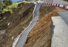 «Κατέρρευσε» ο παραλιακός δρόμος Λάρισας-Βόλου λίγο πριν εγκαινιαστεί! «Κατέρρευσε» ο παραλιακός δρόμος Λάρισας-Βόλου λίγο πριν εγκαινιαστεί!