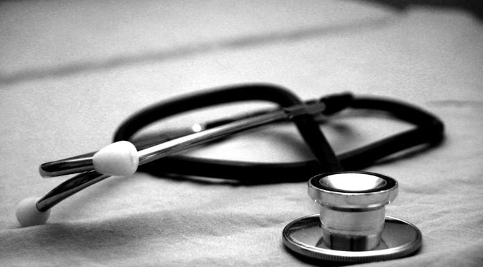 Ο ΕΟΠΥΥ βάζει μέσα τα ιδιωτικά εργαστήρια